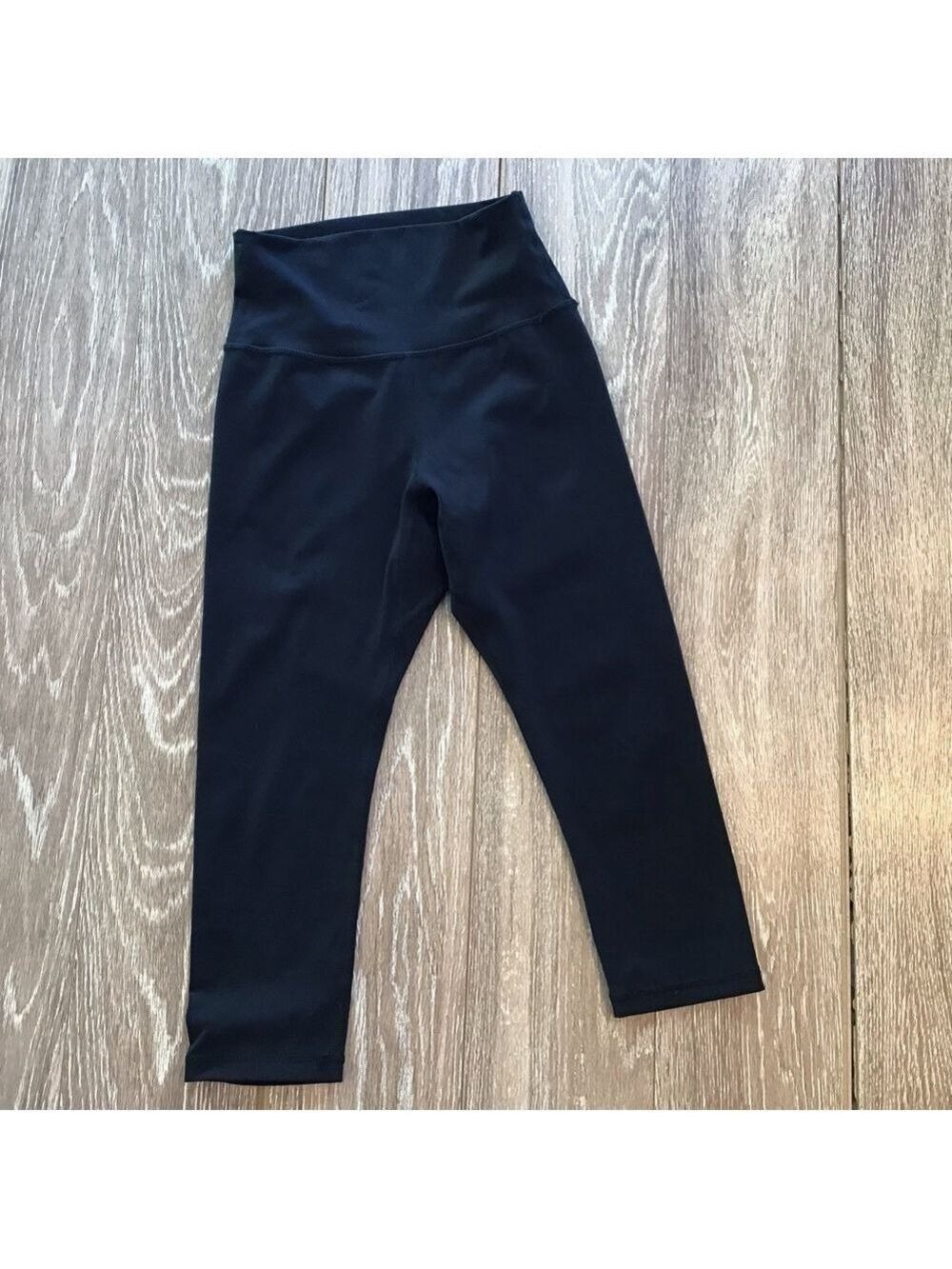Buff Bunny Capri Leggings XS